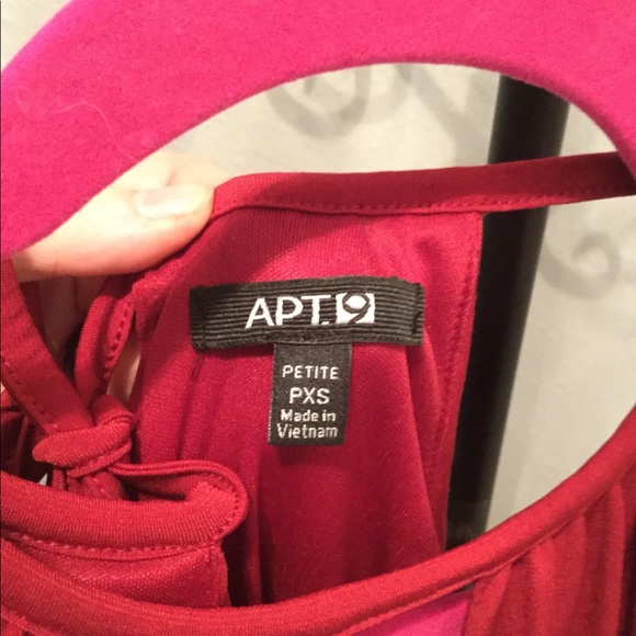 Red Dress - Picture 6 of 6